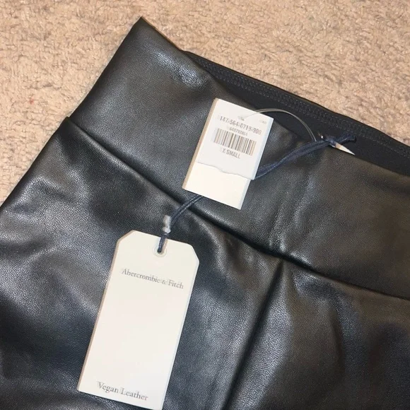 Abercrombie & Fitch Black Faux Leather Pull On Leggings Size XS NWT - Picture 10 of 10